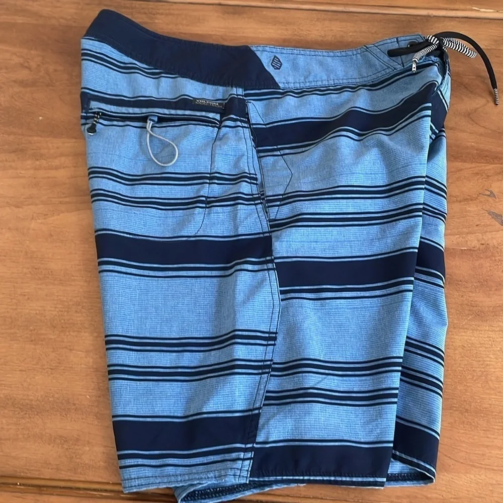 Volcom Mod Tech Board Shorts Size 32